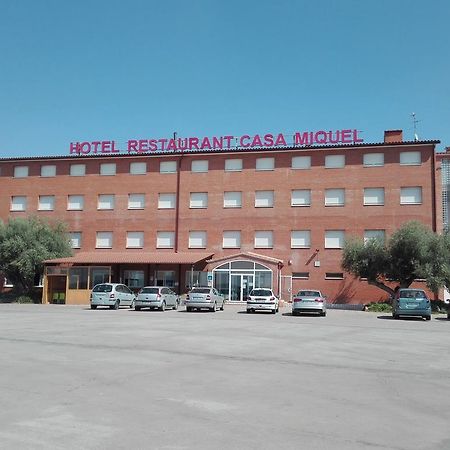 Alcarraz Hotel Restaurant Casa Miquel מראה חיצוני תמונה