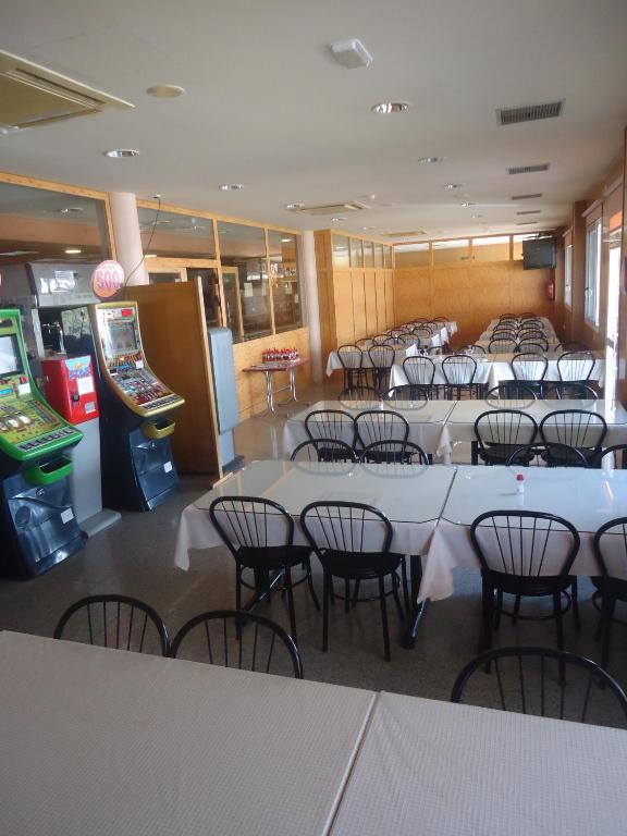 Alcarraz Hotel Restaurant Casa Miquel מראה חיצוני תמונה