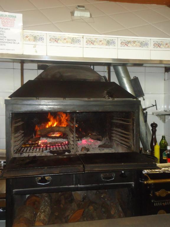 Alcarraz Hotel Restaurant Casa Miquel מראה חיצוני תמונה
